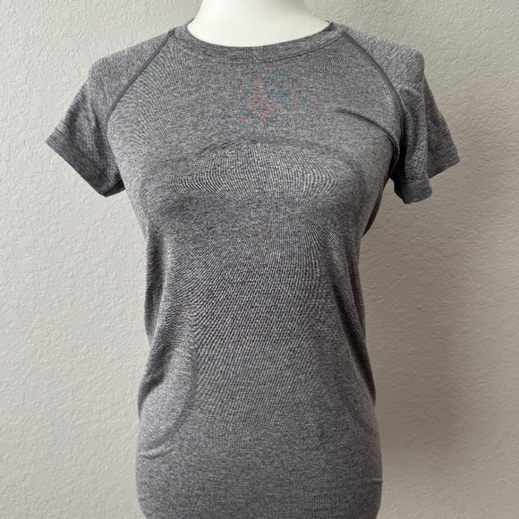 lululemon athletica Tops - Lululemon Swifty Tech Short Sleeve Top Shirt Slate Gray Women's Size 6
